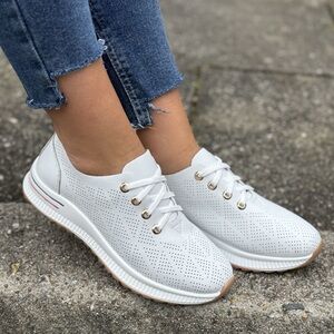 Artiker Women's White Leather Shoes Size- 9.0-9.5